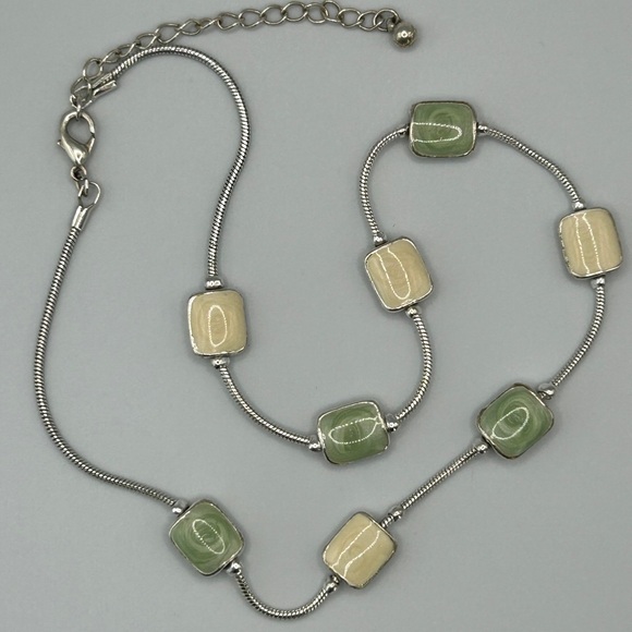 Jewelry - Vintage 80’s Lime & Cream Enameled Collar Necklace
